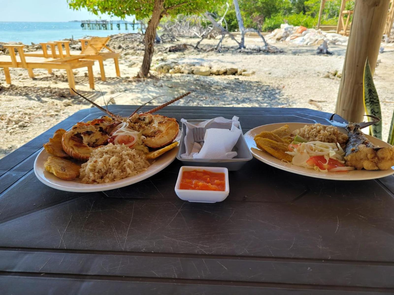 Hostel Villa Luz Beach Tintipan Island 外观 照片